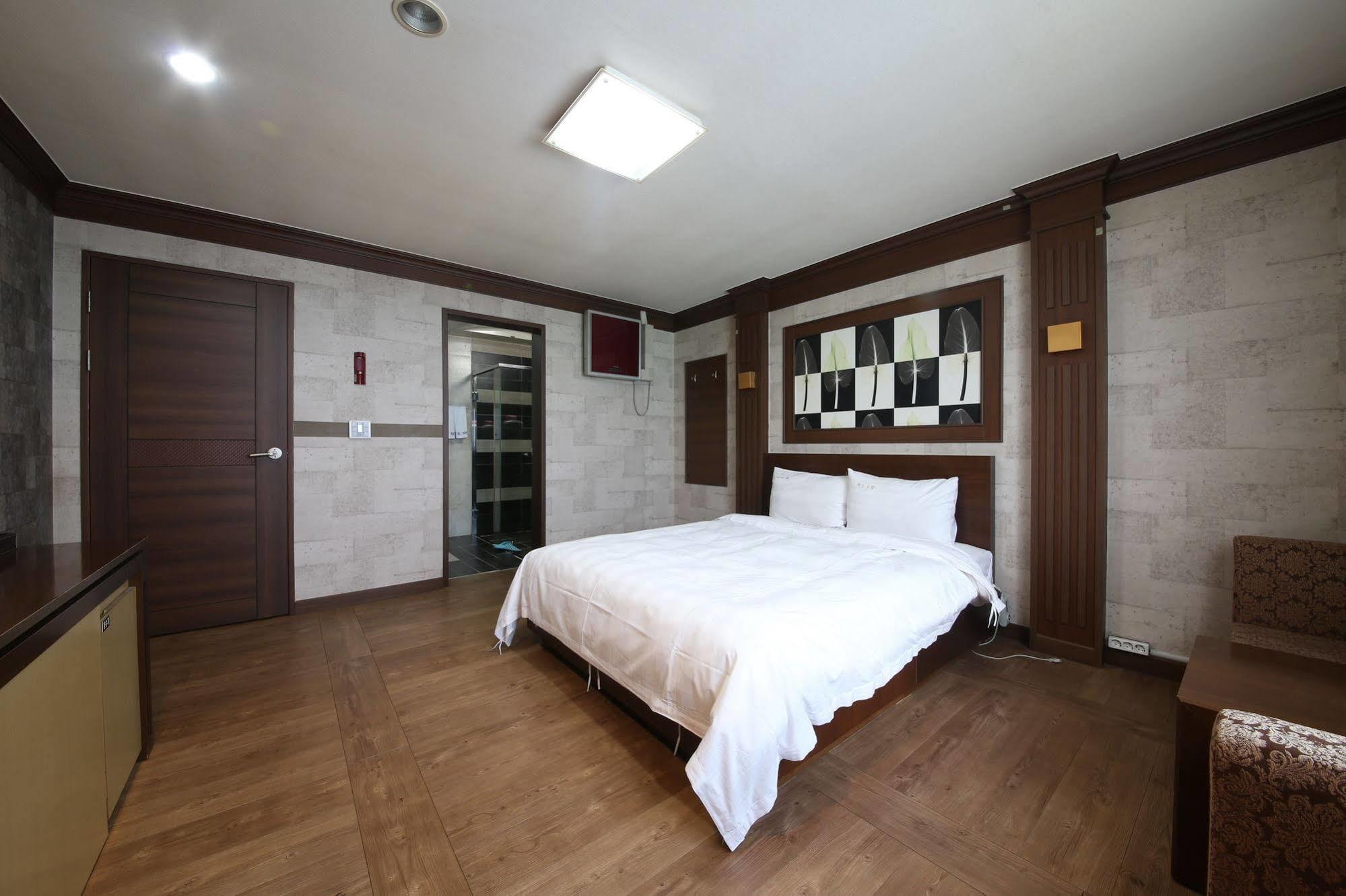 Yes Motel Gunsan Ngoại thất bức ảnh
