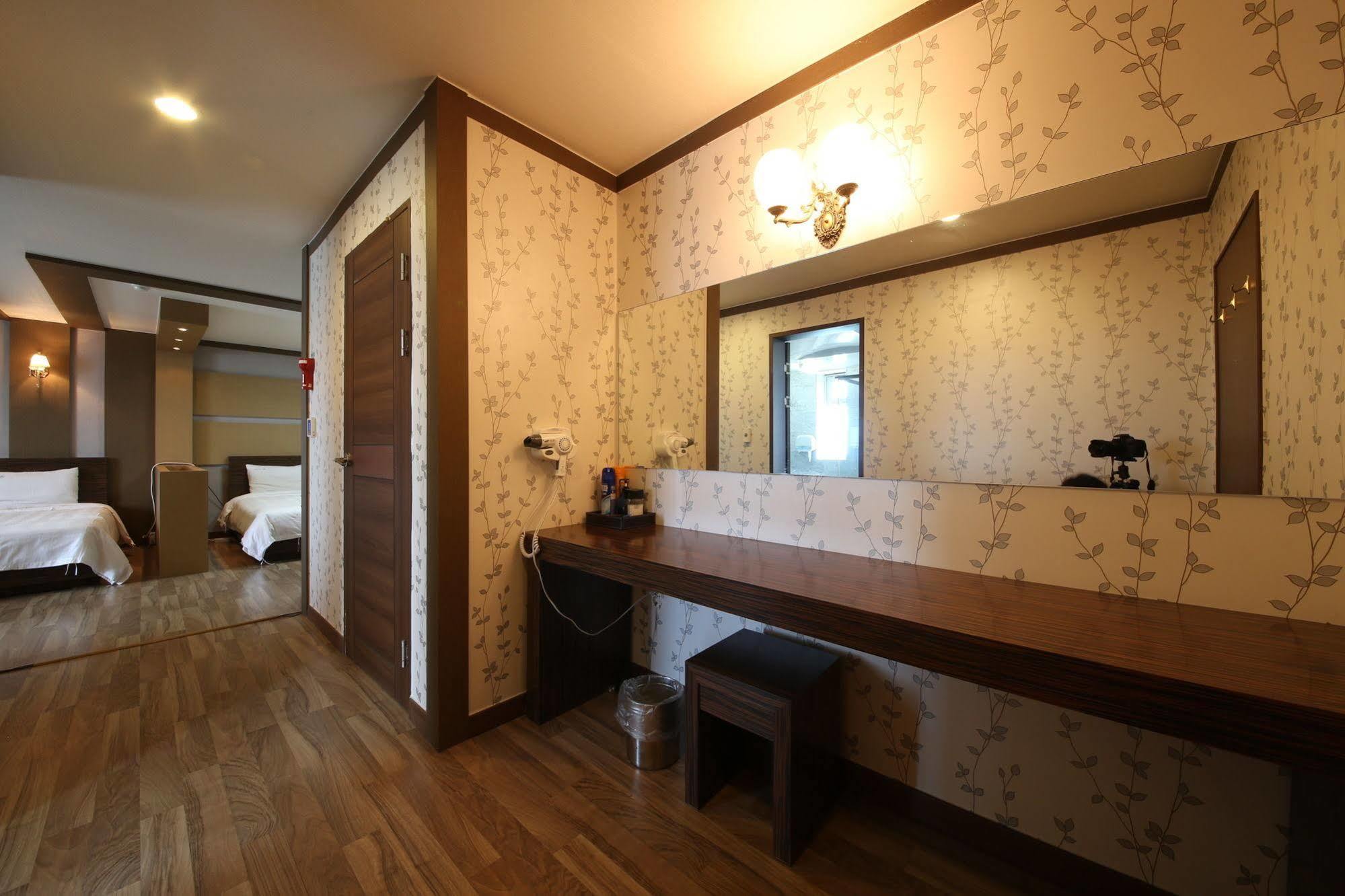 Yes Motel Gunsan Ngoại thất bức ảnh